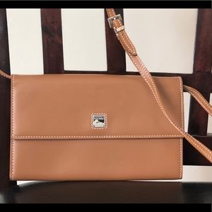 Dooney & Bourke purse